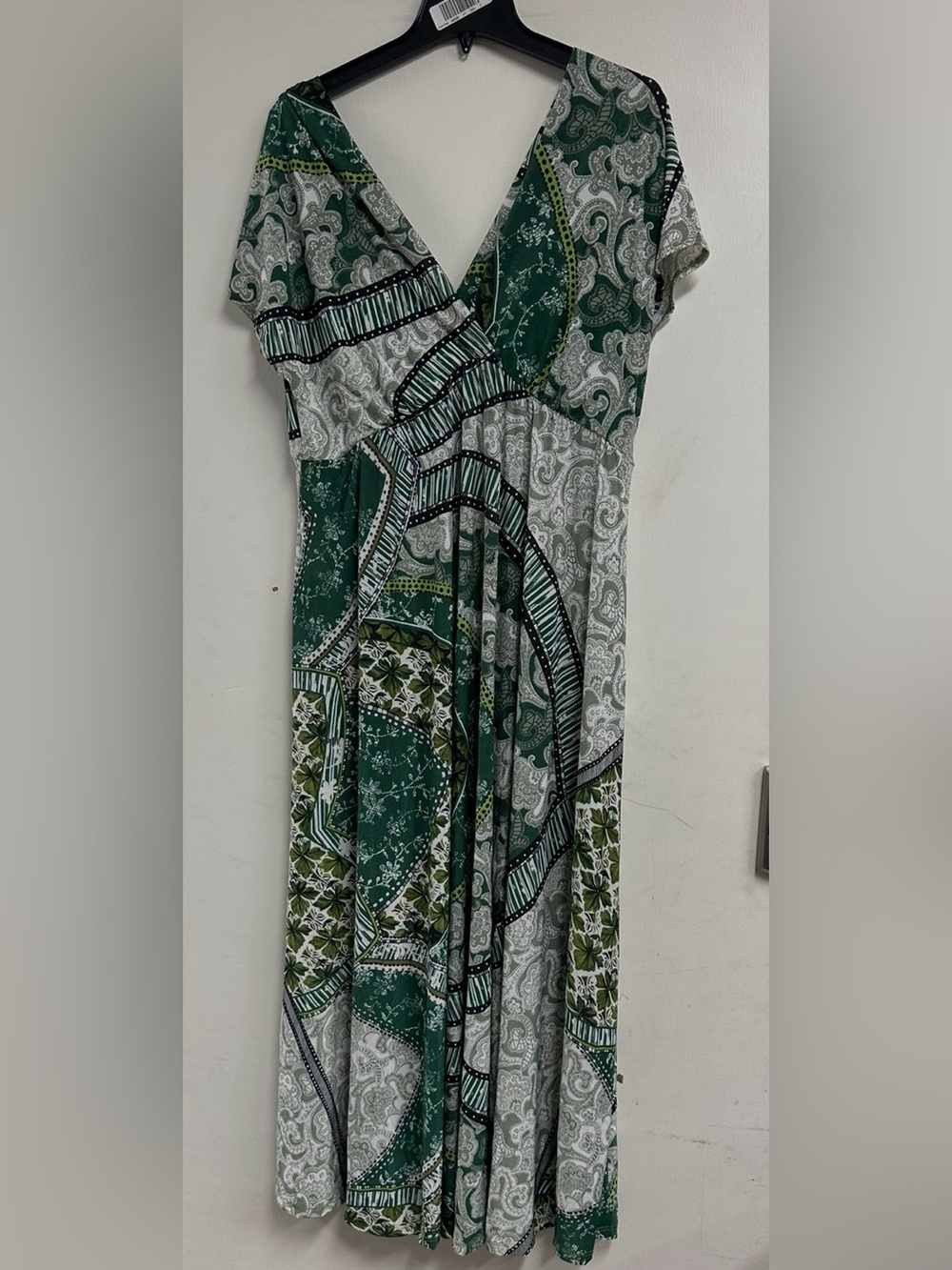 24/7 Comfort Apparel Green Paisley V-Neck Women's Dress New Size 3X